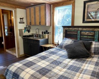 Rustic Texas Hill Country Vacation Renta - Marble Falls