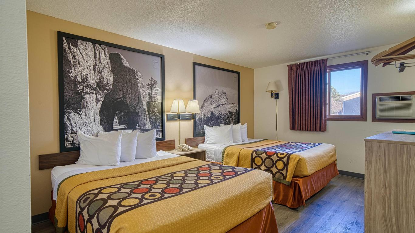 Super 8 by Wyndham Hot Springs