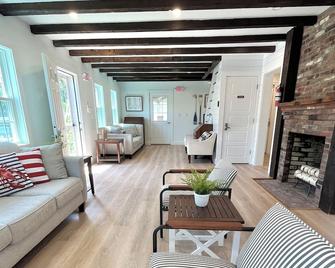 Kingfisher Harwich Port - Harwich - Living room