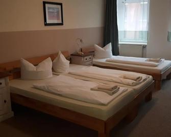 Hotel & Pension Plagwitzer Hof - Leipzig - Bedroom