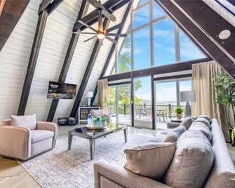 Picturesque views @ The Triple A-Frame - Woodstock