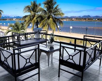 Fortune River View Hotel Nakhon Phanom - Nakhon Phanom - Balcón