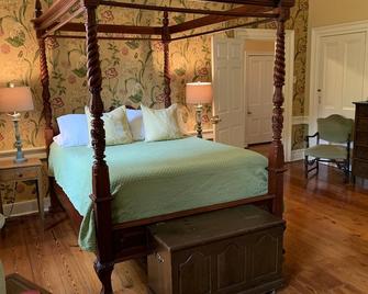 The Lily Inn - Burlington - Bedroom