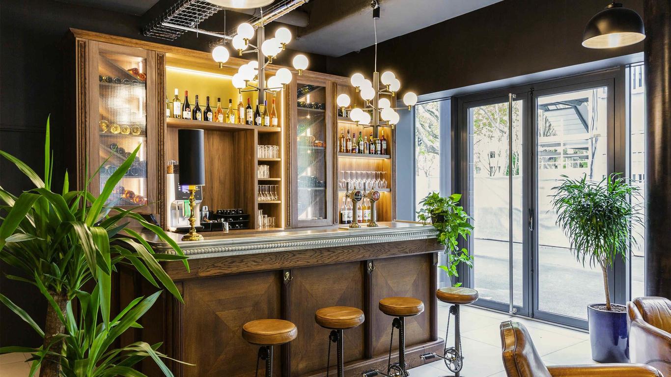 ibis Styles Puteaux Paris La Defense