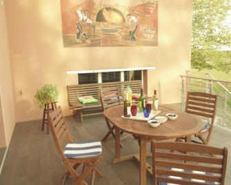 Rental House In Independent Chalosse - Amou - Balcón