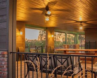 Luxury House/ Private/ Hot Tub/ Amenities! - Lincoln - Balcony