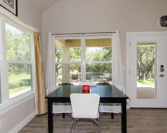 Private | Peaceful Retreat | Pool - Georgetown - Dining room