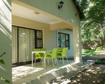Sand River Cottages - Hazyview - Βεράντα