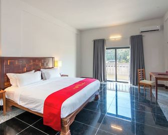 Thansur Sokha Hotel - Kampot - Soveværelse