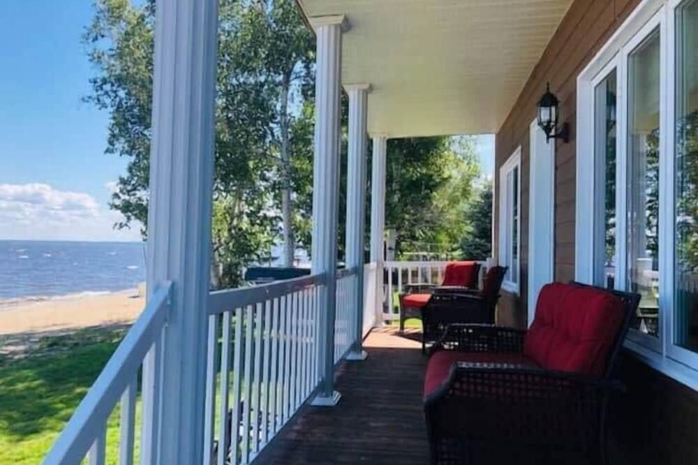 Les Quatre Vents - Lakefront & Private Beach - Saint-Félicien - Balcony