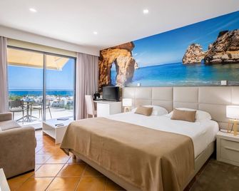 Lagos Atlantic Hotel - לאגוס - חדר שינה