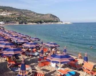 Apartments Villaggio Riccio - Mattinata - Spiaggia