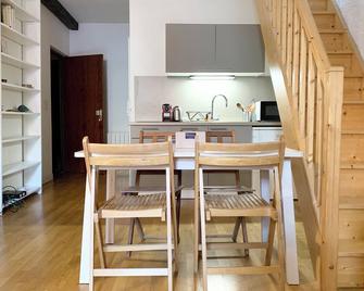 #D9 The Vaucanson's Alcôve Historic center Place Vaucanson - Grenoble - Comedor