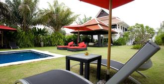 Palm Grove Resort - Trung tâm Pattaya