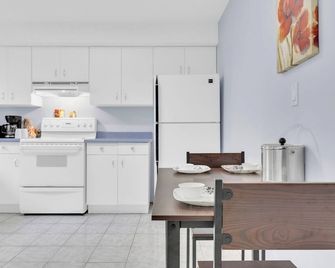 Private 2br Suite Near Ambassador Bridge - Windsor - Keuken