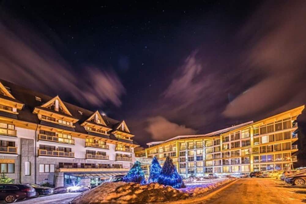 ريزيدينسيا نوسالوفي دفور - زاكوباني - مبنى