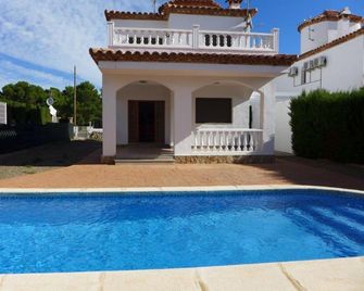 Rentalmar Villa California - Miami Platja - Pool