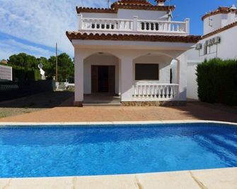 Rentalmar Villa California - Miami Platja - Pool