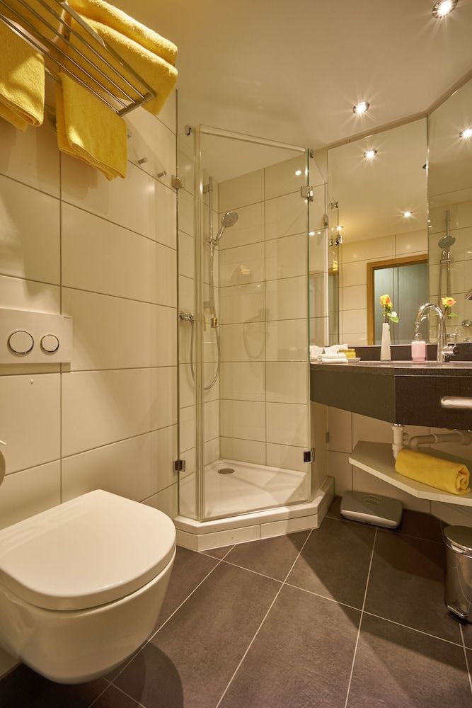 Thermenhotel Apollo - Bad Fuessing - Bathroom