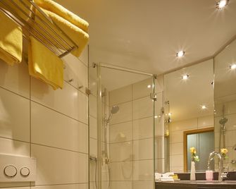 Thermenhotel Apollo - Bad Fuessing - Bathroom