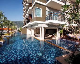 Andakira Hotel (Sha Plus+) - Patong - Pool