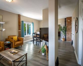 Lake Superior View | Pet Friendly | Bayview House - Duluth - Sala de estar