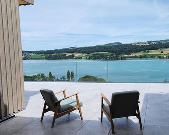 Lakeview Guest Rooms with huge rooftop terrace - Beinwil am See - Balcony