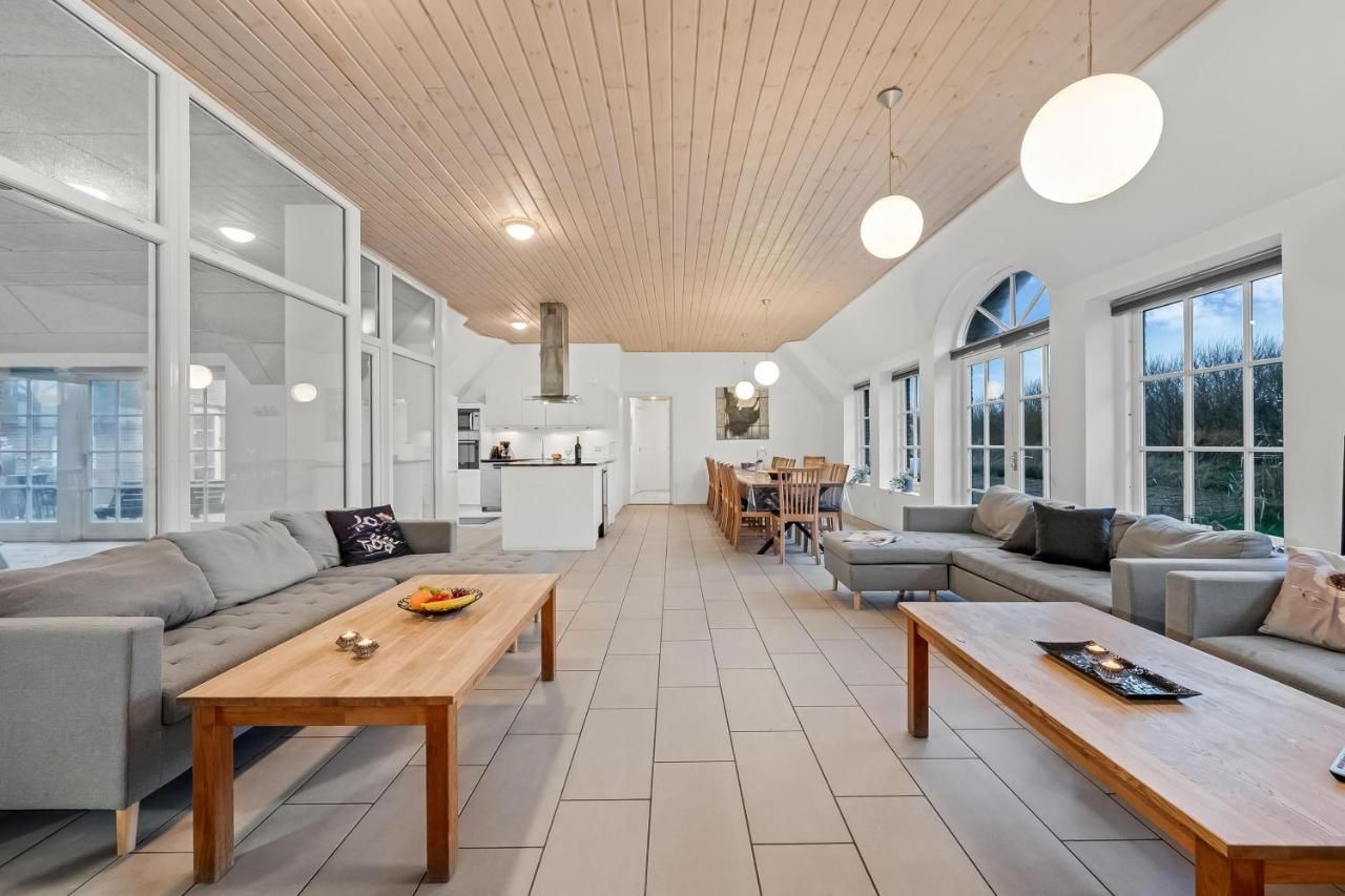 Large 18-Person Pool House With Activity Room, Built In 2011 – Ulfborg
