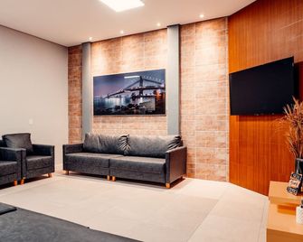 P1 Hotel - Santa Maria - Wohnzimmer