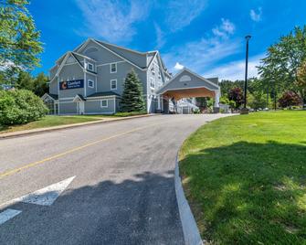 Comfort Inn & Suites North Conway - נורת' קונווי - בניין