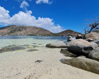 Villa Pinel Bay View - Sea And St Barth View Villa With Pool And Sea Access - Dutch Cul de Sac - Praia