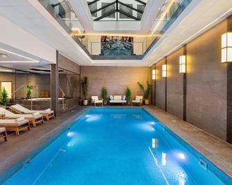 AC Hotel by Marriott Stockholm Ulriksdal - Solna - Bazén