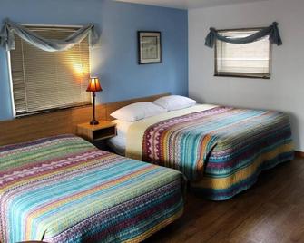 River Road Motel - Wisconsin Dells - Bedroom