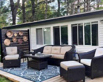 Cottage on the river - Black River Falls - Patio