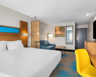 Days Inn & Suites by Wyndham Brandon Amphitheater - Brandon - Ložnice