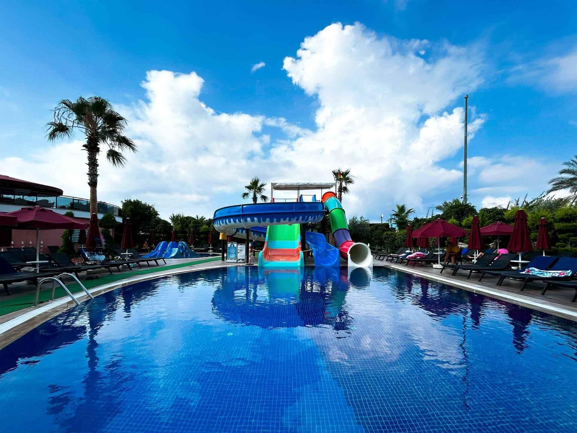 Noxinn Deluxe Hotel - Konakli - Piscina