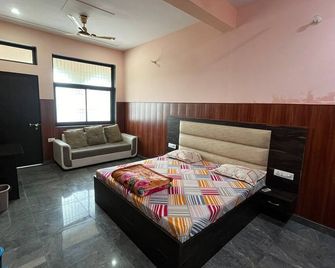 Srijibaba ki Haweli - Govardhan - Quarto