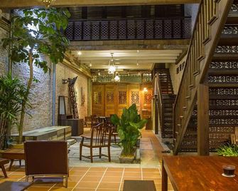 يو لو يوين - جورج تاون - ردهة