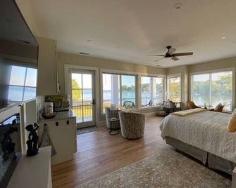 Chesapeake Paradise Lite 4+br3ba Peaceful Watrfrnt - Deale - Sala de estar