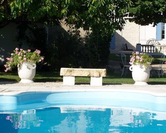 Le Four à Pain - Saint-Jean-d'Angély - Piscine