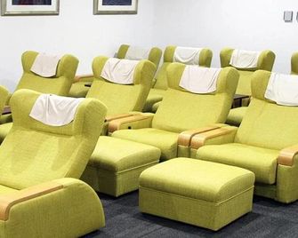 Capsule hotel and Sauna Kawasaki Big - קאוואסאקי - טרקלין