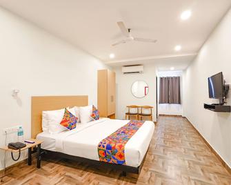 Fabhotel Perfect Stays, Kovilambakkam - Pallāvaram - Bedroom