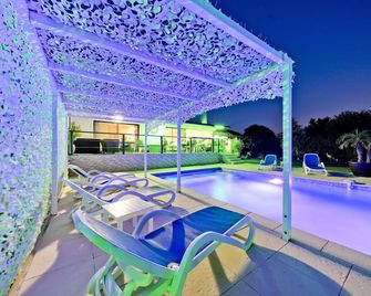 Villa With Pool For Discerning Connoisseurs - Bagnols-en-Forêt - Pool