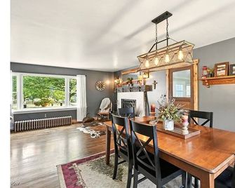 Where City Meets Country Charm - Stow - Sala pranzo