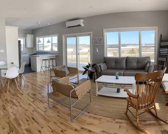 Brackley Blue - Private cabin on Brackley Beach - Brackley Beach - Living room