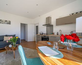 La Madeleine - One Bedroom Apartment, Sleeps 2 - Vannes - Pokój dzienny