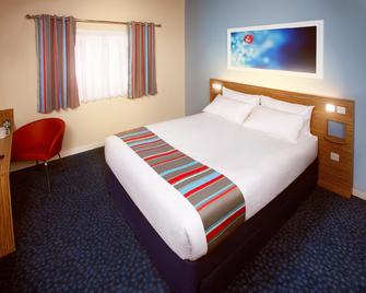 Travelodge Llanelli Cross Hands - Llanelli - Bedroom