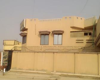 Chancery Inn Guest House - Sukkur - Edificio