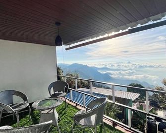 Mount Olympus Lounge - Kodaikanal - Balcony
