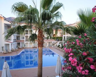 Sea Breeze Hotel and Apartments - Ölüdeniz - Uima-allas